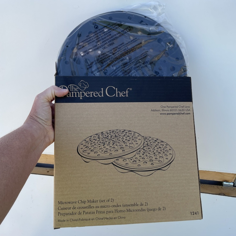 THE PAMPERED CHEF Microwave Chip Maker #1241 Set of 2 New in Box